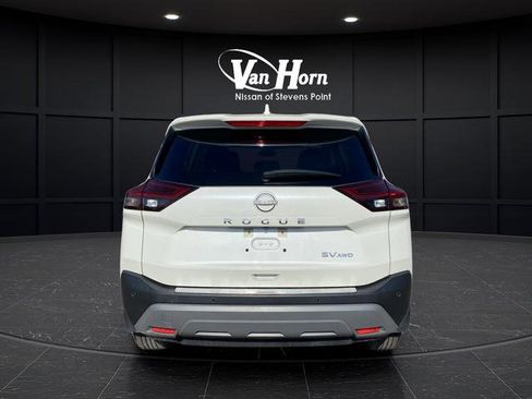 Used 2023 Nissan Rogue SV image 11