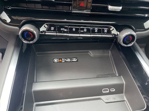 New 2026 Chevrolet Suburban RST w/ Comfort Package image 34