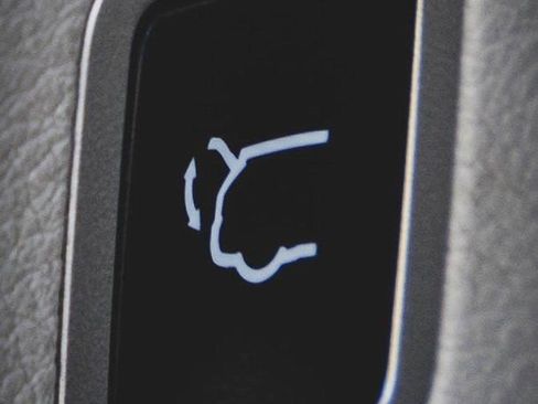 Used 2020 Chrysler Pacifica Touring-L image 10