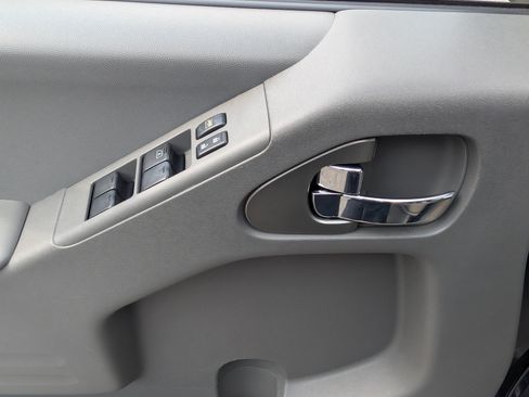 Used 2019 Nissan Frontier SV RWD image 15