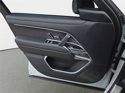 Used 2024 Land Rover Range Rover Long Wheelbase Autobiography image 27