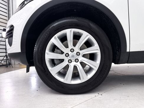 Used 2019 Land Rover Discovery Sport SE AWD/4WD image 11