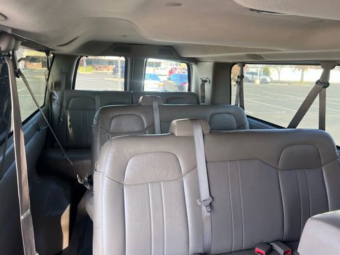 Used 2014 Chevrolet Express 3500 LS image 17