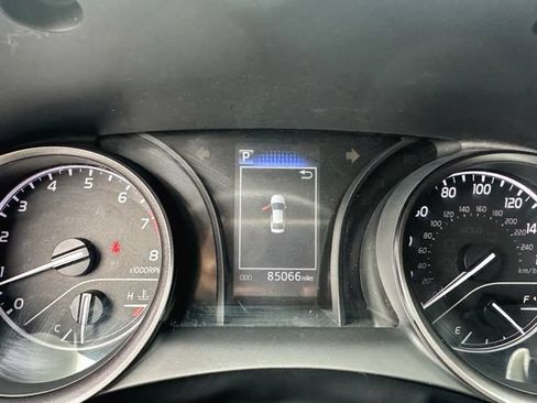 Used 2022 Toyota Camry SE FWD image 16