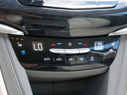 Certified 2023 Cadillac XT6 Premium Luxury w/ Technology Package AWD/4WD image 23