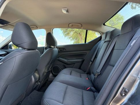 Used 2025 Nissan Altima 2.5 SV FWD image 25
