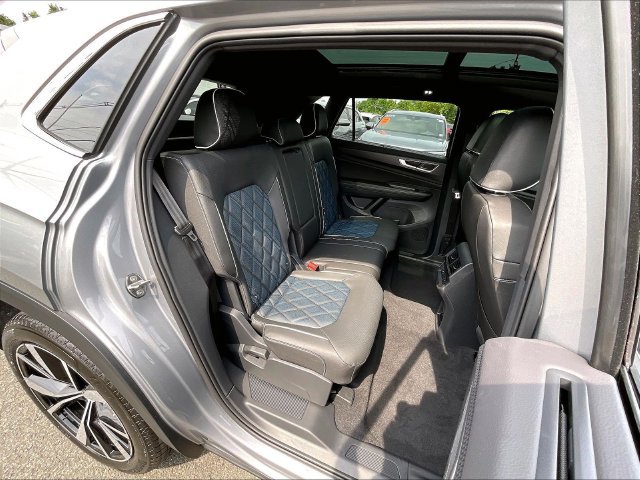 New 2026 Volkswagen Atlas Cross Sport SEL Premium R-Line AWD/4WD image 16