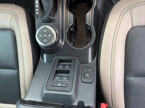 Used 2024 Ford Bronco Wildtrak image 17