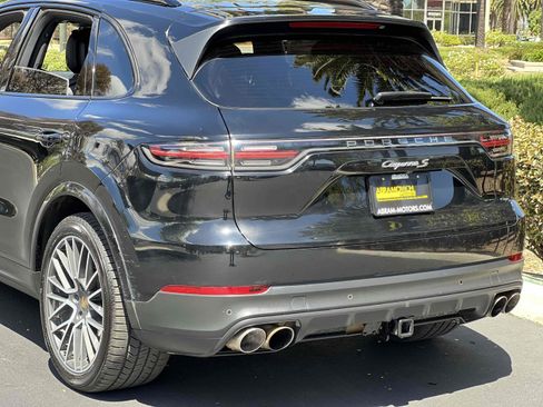 Used 2019 Porsche Cayenne S image 74