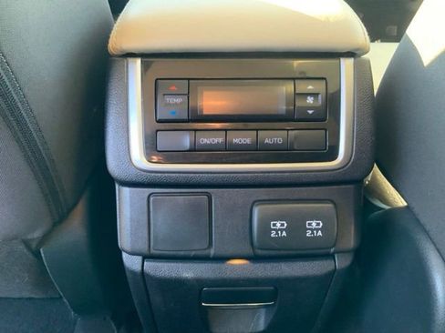 Used 2022 Subaru Ascent Premium w/ Convenience Package AWD/4WD image 16