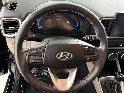 Used 2025 Hyundai Venue SEL FWD image 18