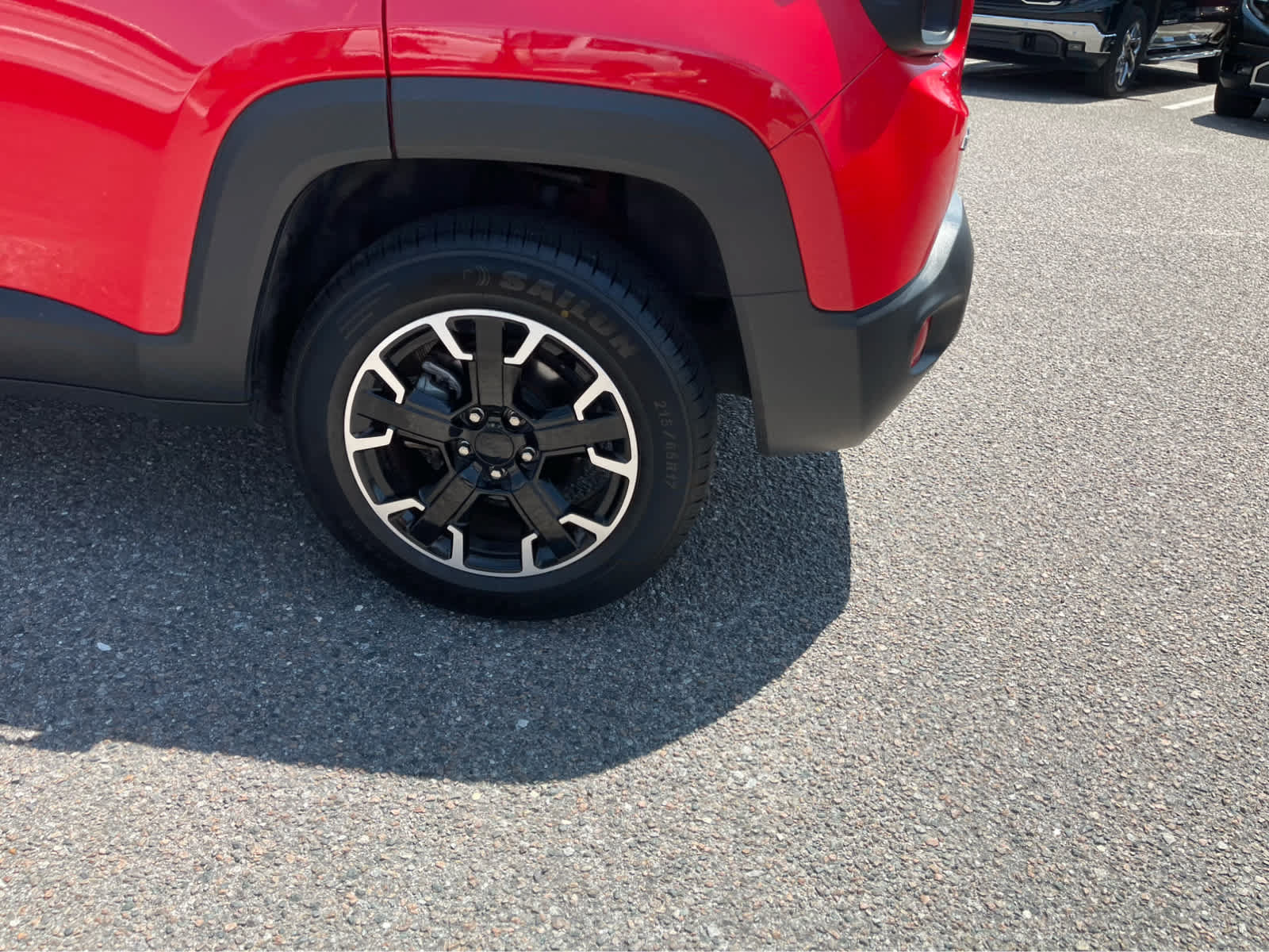 Used 2023 Jeep Renegade Latitude AWD/4WD image 8