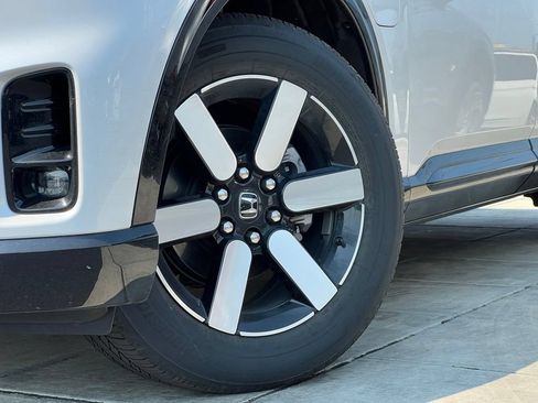 Used 2025 Honda Prologue Touring image 2