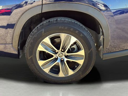 Used 2023 Toyota Highlander XLE image 40