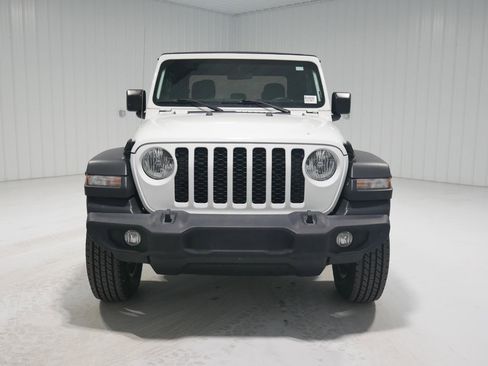 Used 2020 Jeep Gladiator Sport w/ Quick Order Package 24S image 2