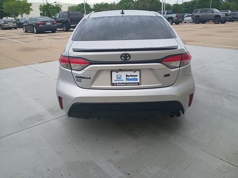 Used 2022 Toyota Corolla SE FWD image 4