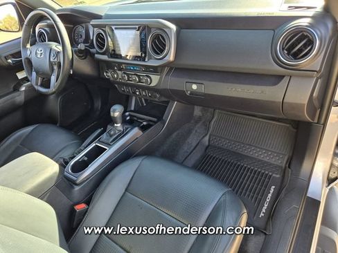 Used 2019 Toyota Tacoma TRD Off-Road AWD/4WD image 19