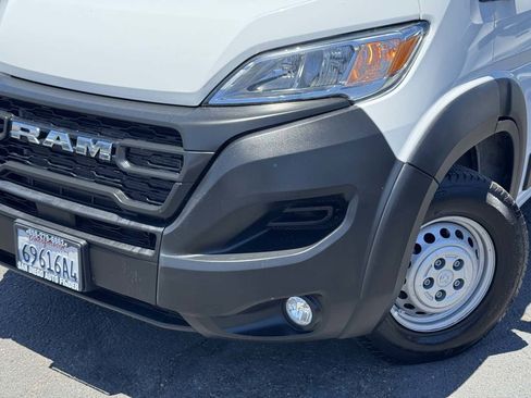 Used 2025 RAM ProMaster 2500 w/ Convenience Group FWD image 3