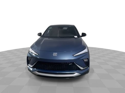 Used 2025 Buick Envista Sport Touring w/ Convenience II Package image 3