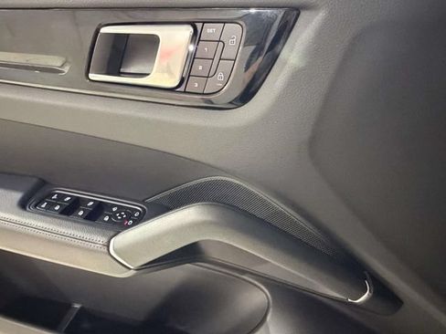 Certified 2023 Porsche Cayenne AWD/4WD image 33
