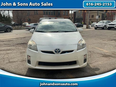 Used 2010 Toyota Prius Five image 1