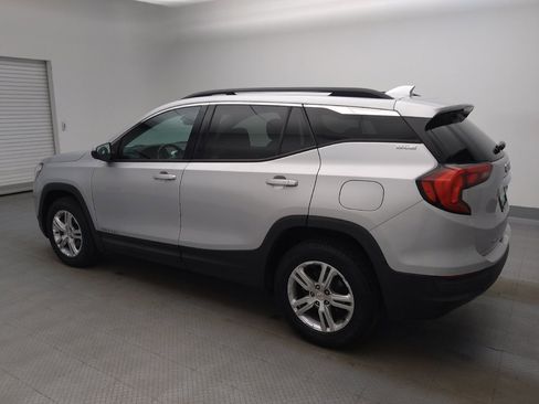 Used 2018 GMC Terrain SLE w/ Driver Convenience Package AWD/4WD image 3