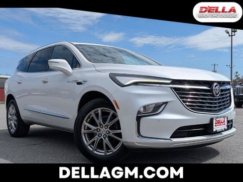 Certified 2023 Buick Enclave Essence w/ Experience Buick Package AWD/4WD image 1