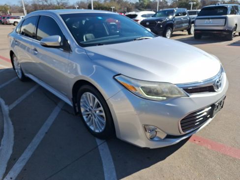 Used 2014 Toyota Avalon Limited image 8