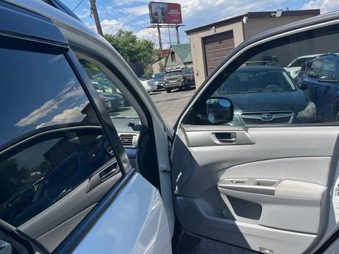 Used 2010 Subaru Forester 2.5X Limited AWD/4WD image 11