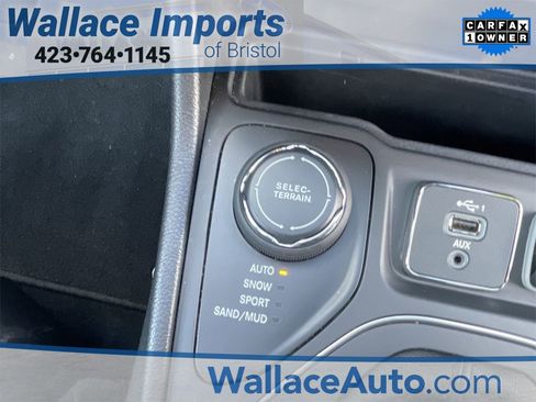 Used 2020 Jeep Cherokee Latitude Plus image 28