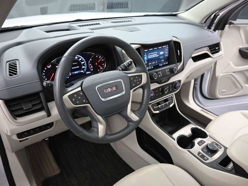 Used 2024 GMC Terrain Denali w/ Denali Premium Package image 10
