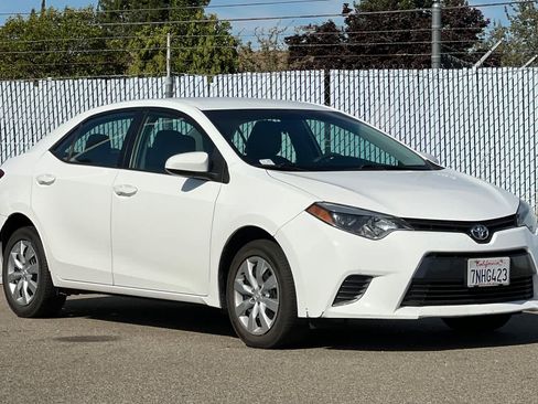 Used 2015 Toyota Corolla LE FWD image 7