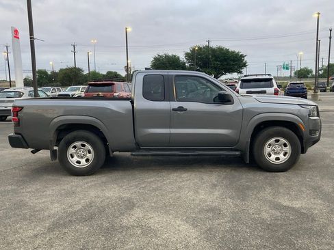 Used 2025 Nissan Frontier S image 3