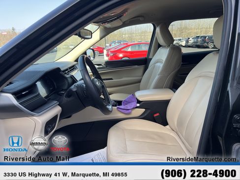 Used 2021 Jeep Grand Cherokee L Limited w/ MOPAR Finishing Package AWD/4WD image 15