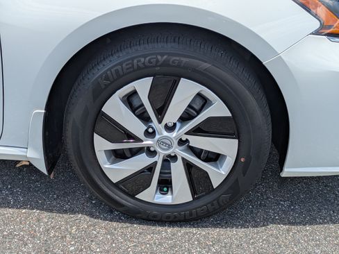 Certified 2023 Nissan Altima 2.5 S FWD image 11