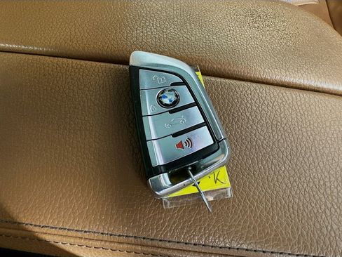 Used 2020 BMW 540i w/ Convenience Package image 42