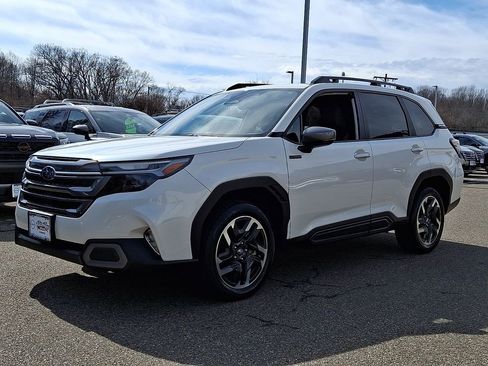 Used 2025 Subaru Forester Limited image 4