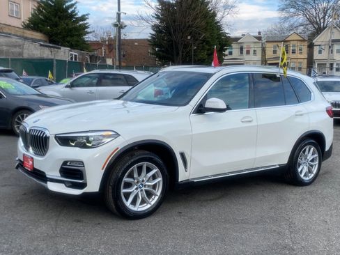 Used 2021 BMW X5 xDrive40i w/ Convenience Package AWD/4WD image 3