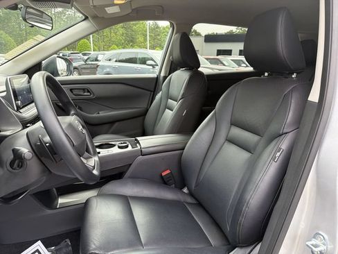 Used 2025 Nissan Rogue S AWD/4WD image 11