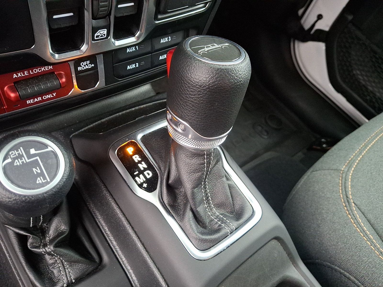 Used 2025 Jeep Gladiator Sport AWD/4WD image 12