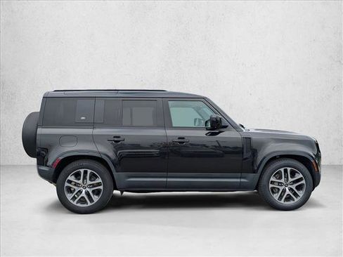 Used 2020 Land Rover Defender 110 HSE image 4