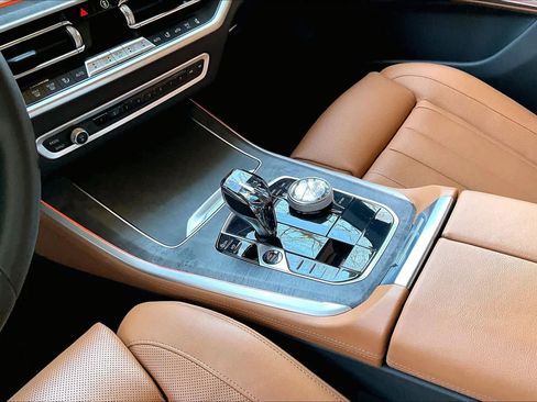 Used 2022 BMW X5 sDrive40i w/ M Sport Package image 17