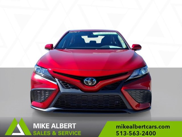 Used 2024 Toyota Camry SE FWD image 2