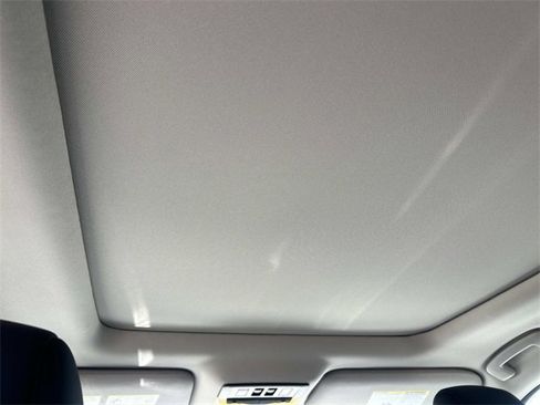 Used 2024 Nissan Pathfinder Platinum image 23