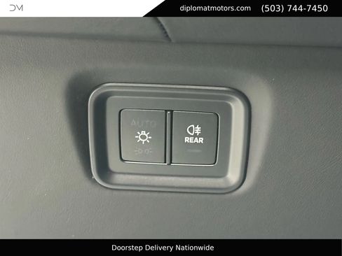 Used 2024 Porsche Cayenne S image 31