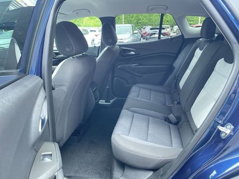 Used 2024 Chevrolet Trax LS w/ LS Convenience Package FWD image 23