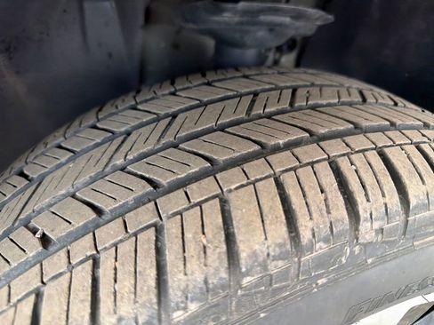 Used 2023 Volkswagen Taos SE image 32