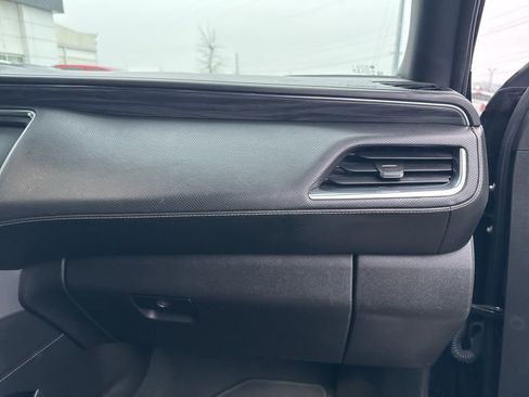 Used 2022 GMC Yukon XL SLT w/ SLT Premium Package image 20