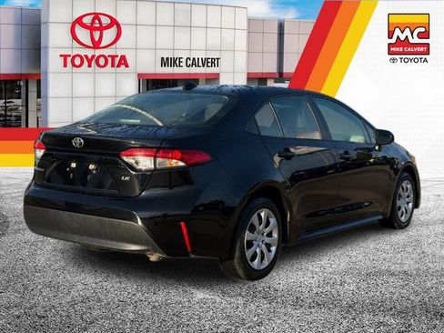Used 2024 Toyota Corolla LE FWD image 5