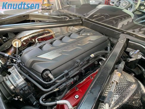 Used 2021 Chevrolet Corvette Stingray Coupe w/ Chrome Exterior Badge Package image 17